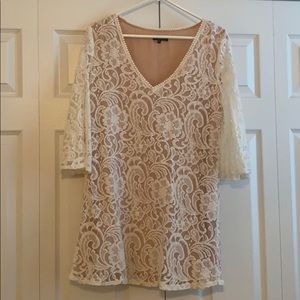 Aakaa nude and white dress size M